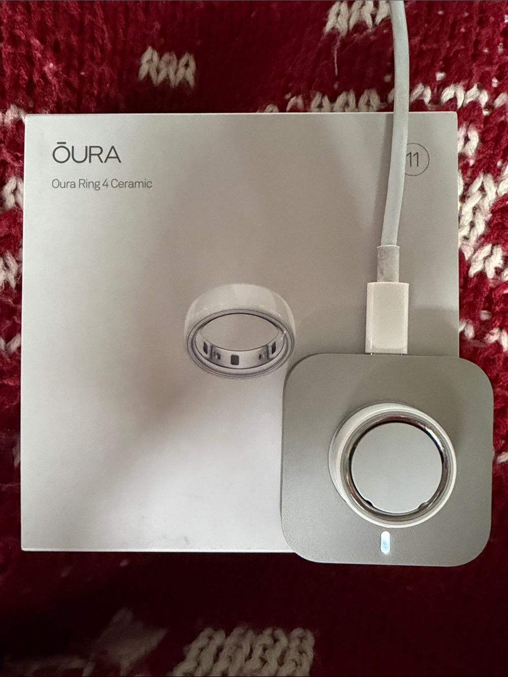 Oura White Ceramic Ring (white, silver) - Picture 3 of 5